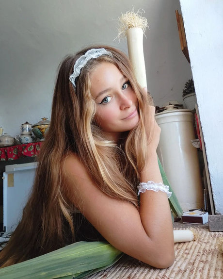 Aehtna_ pornstar hd pic