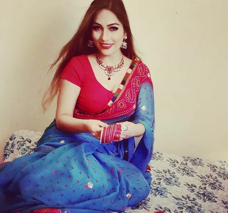 Zoya Rathore star perfect pictures