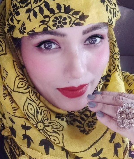 Zoya Rathore model nudes images