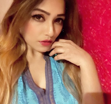 Zoya Rathore star best image