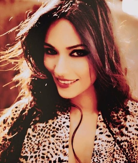 Zoya Rathore high quality model photo