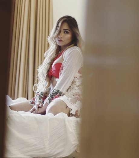 Zoya Rathore star nude pictures