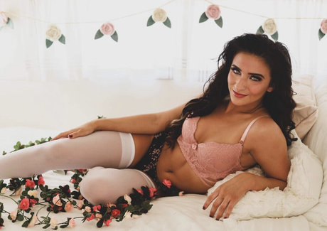 Allura Del Ray model beautiful pic