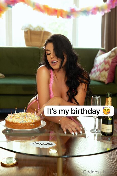 Therealgoddessisis model nude img