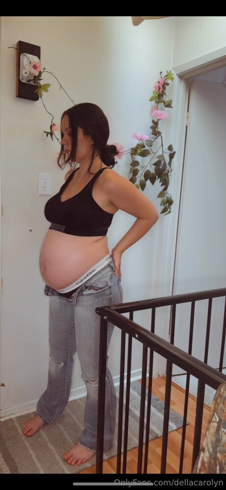 Dellacarolyn hd star photo