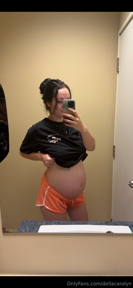 Dellacarolyn porn actress picture