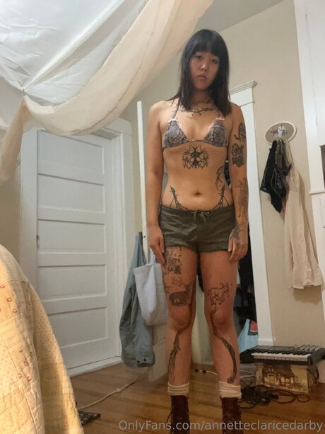 Annetteclaricedarby hot actress gallery