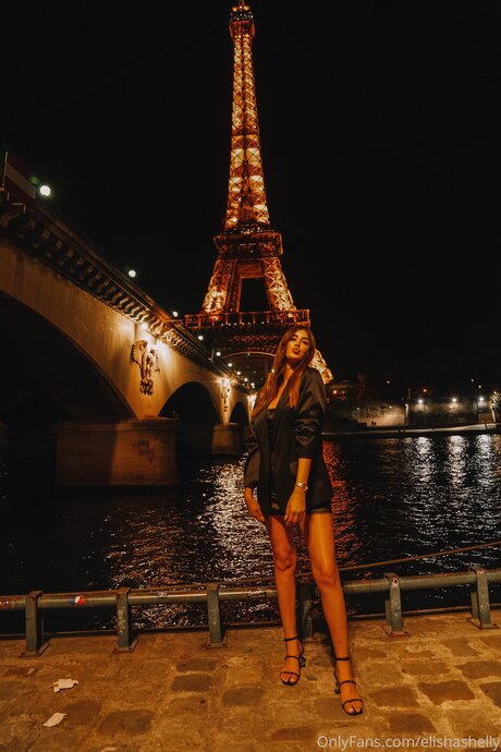 Elishashelly model nude pics