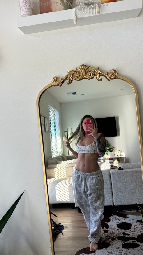 Chloecreamss nice model img