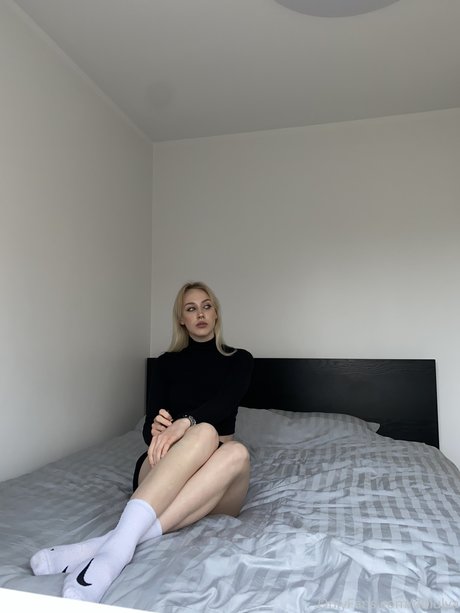 Dinulya sexy pornstar pic