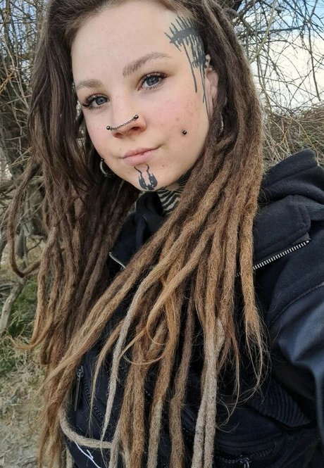 zopferl beautiful model pic