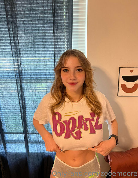 zooemoore top star image