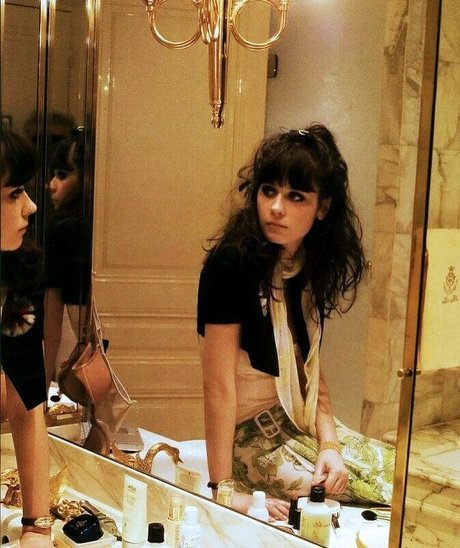 Zooey Deschanel star high quality img