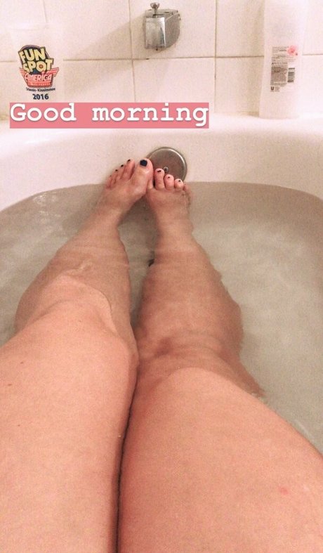 zoeykatexo2 model pornographic pics