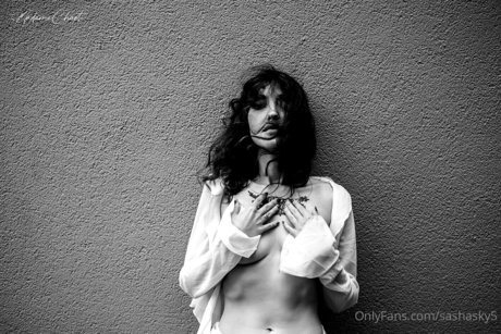 Annie Opium hot pornstar pics