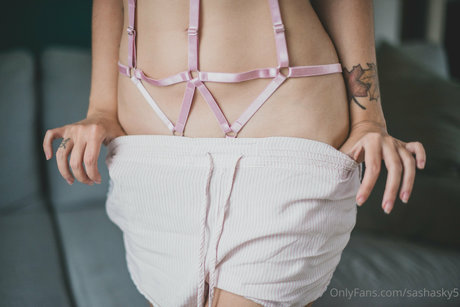 Annie Opium nudes pornstar pics