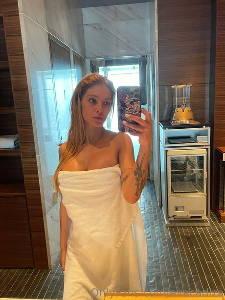 Eva Cadiza model art img