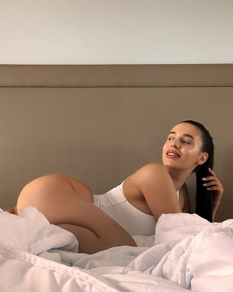 Habibi Tango star naked pictures