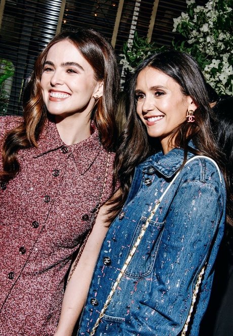 Zoey Deutch xxx pornstar pics