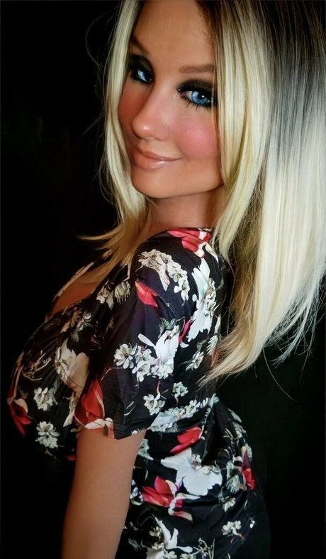 zoeyclown star high quality pics