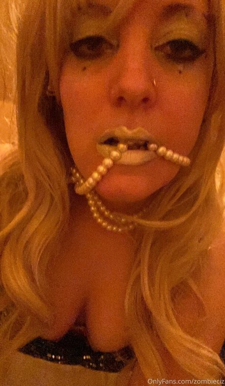 zombieciz pornstar hot img