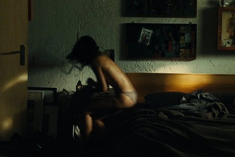 Zoe Saldana nude pornstar pics