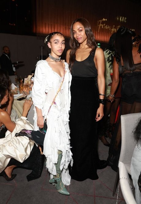 Zoe Saldana model perfect photos