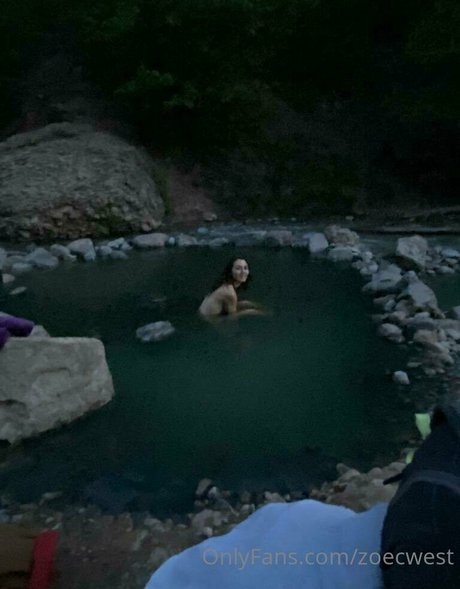 zoesfrenchpress model erotic image