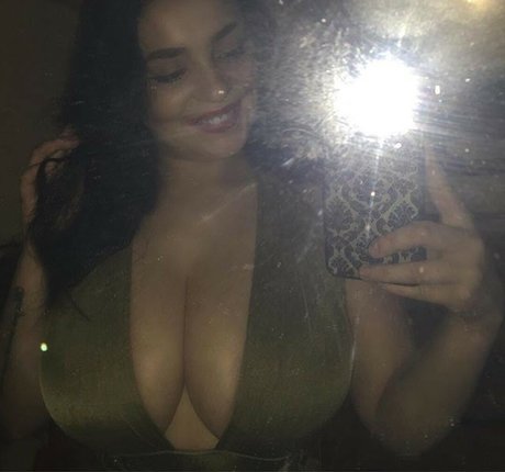 Zoe Leanne Cooper beautiful pornstar img