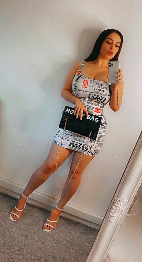 Zoe Leanne Cooper star adult images