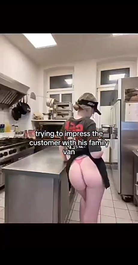 zoeeyyy nude model image