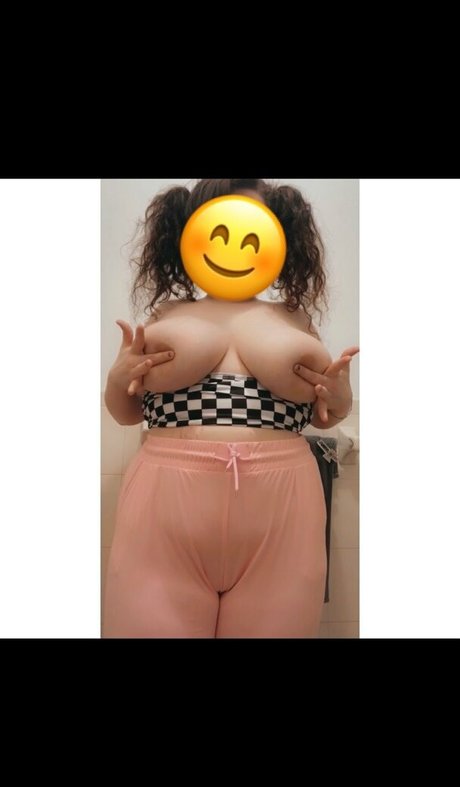 zernnz pornstar nude image