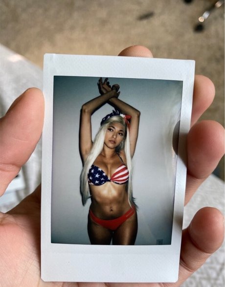 Zephhyra free model photo