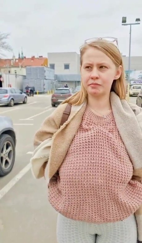 Pola Rainbow model adult archive