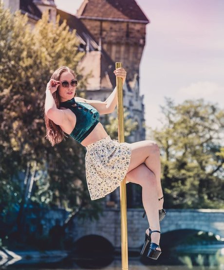 Nina love1 actress images