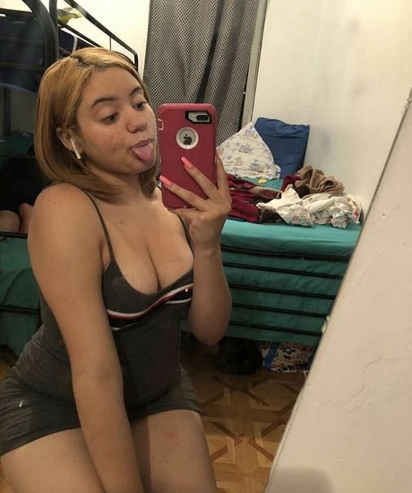 Sesy Dadoll star sexy pic