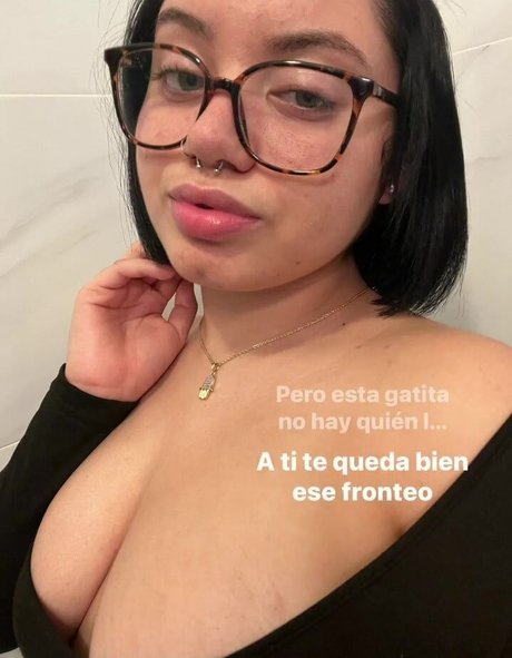 Sesy Dadoll model xxx pic