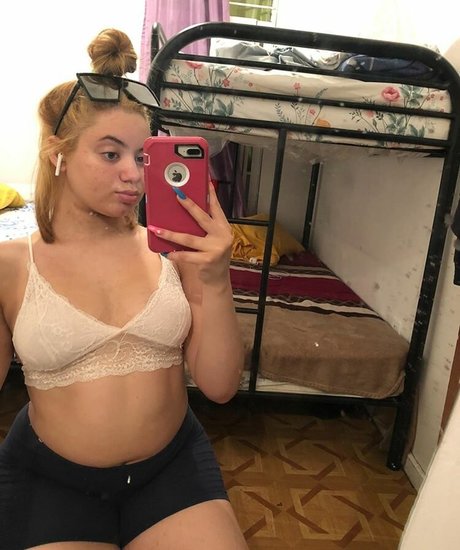 Sesy Dadoll model hd images