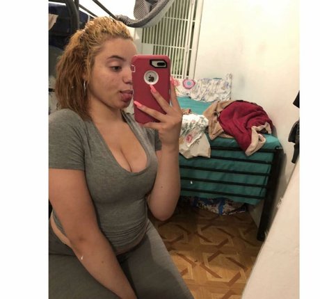 Sesy Dadoll star beautiful archive