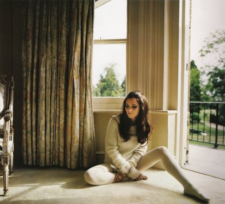 Anna Friel beautiful star pictures