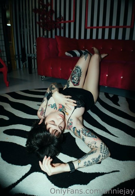 Anisa Jomha pornstar hot image