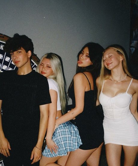 Sophia Diamond nude star archive