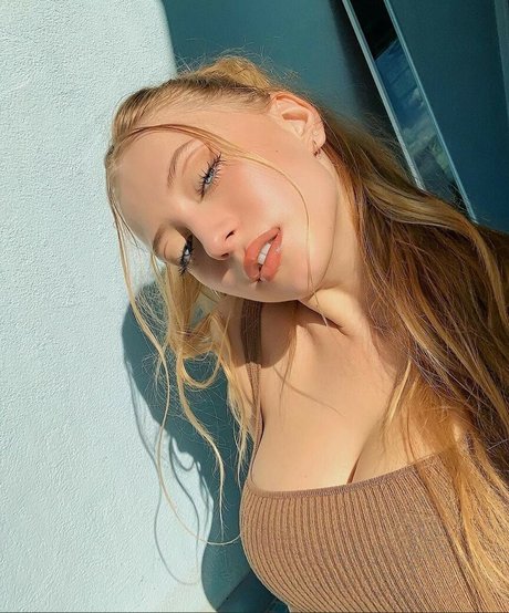 Sophia Diamond pornstar perfect pictures