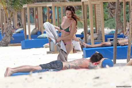 Whitney Cummings star porn photos