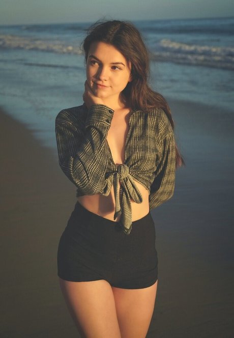 Mina Kess model hd pics