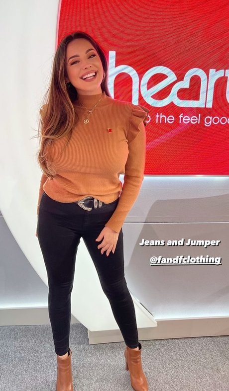 Kelly Brook pornstar naked img