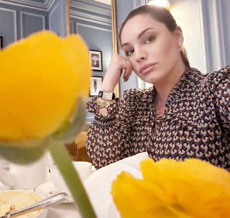 Kelly Brook pornstar erotic archive