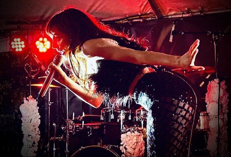 Lauren Mayberry top star archive