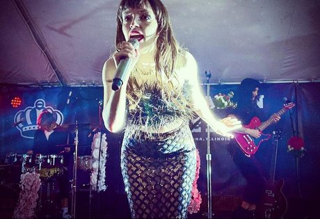 Lauren Mayberry adult model gallery