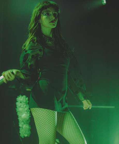 Lauren Mayberry nude model images